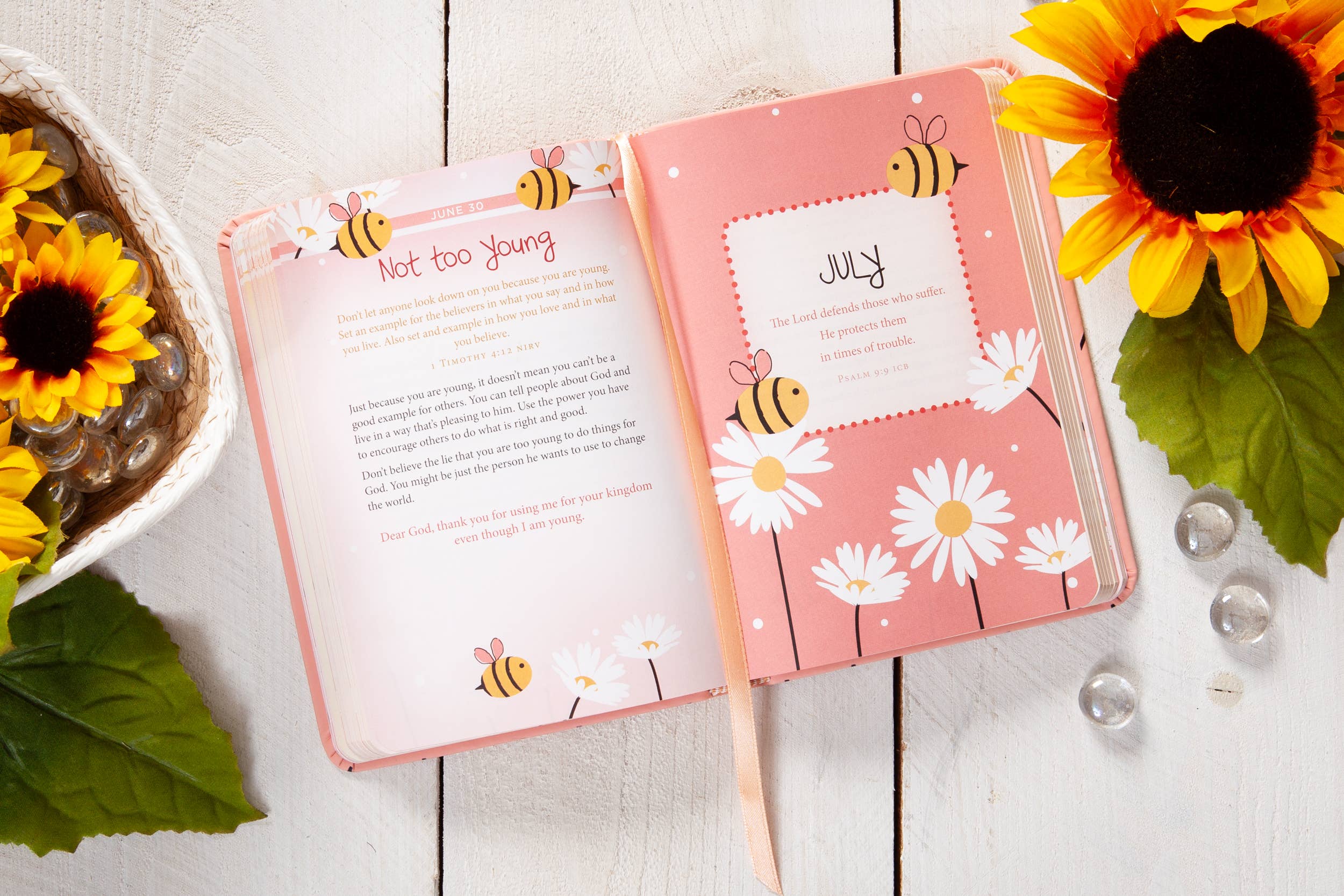 Daily Strength for Girls (Valentine's Day Gifts, Ages 4-9)