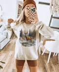 Retro Deer Scene - Cream - Sweatshirts & T-Shirts