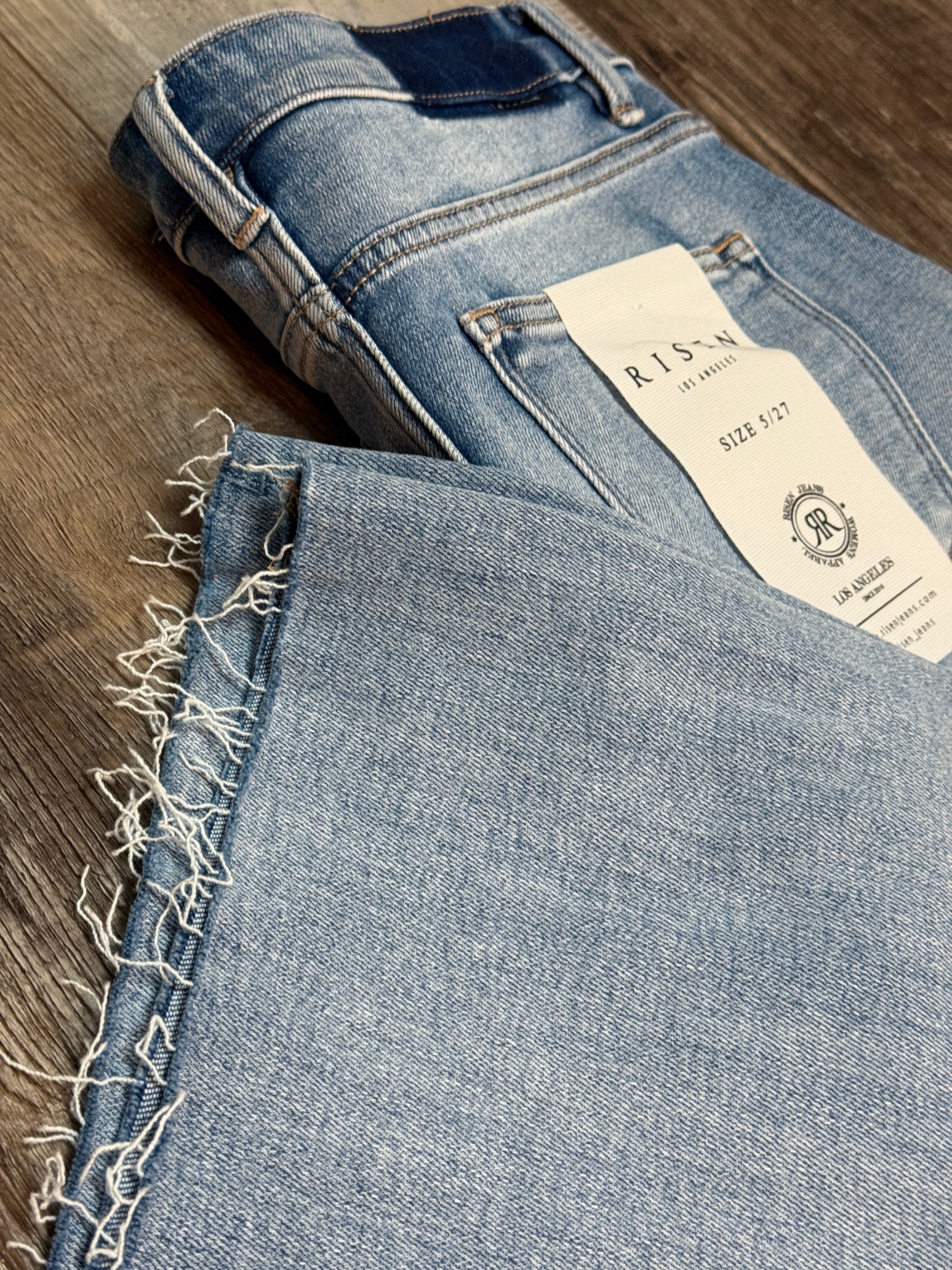 Risen Mid Rise Crop Wide Raw Cut Hem Jeans Light Wash