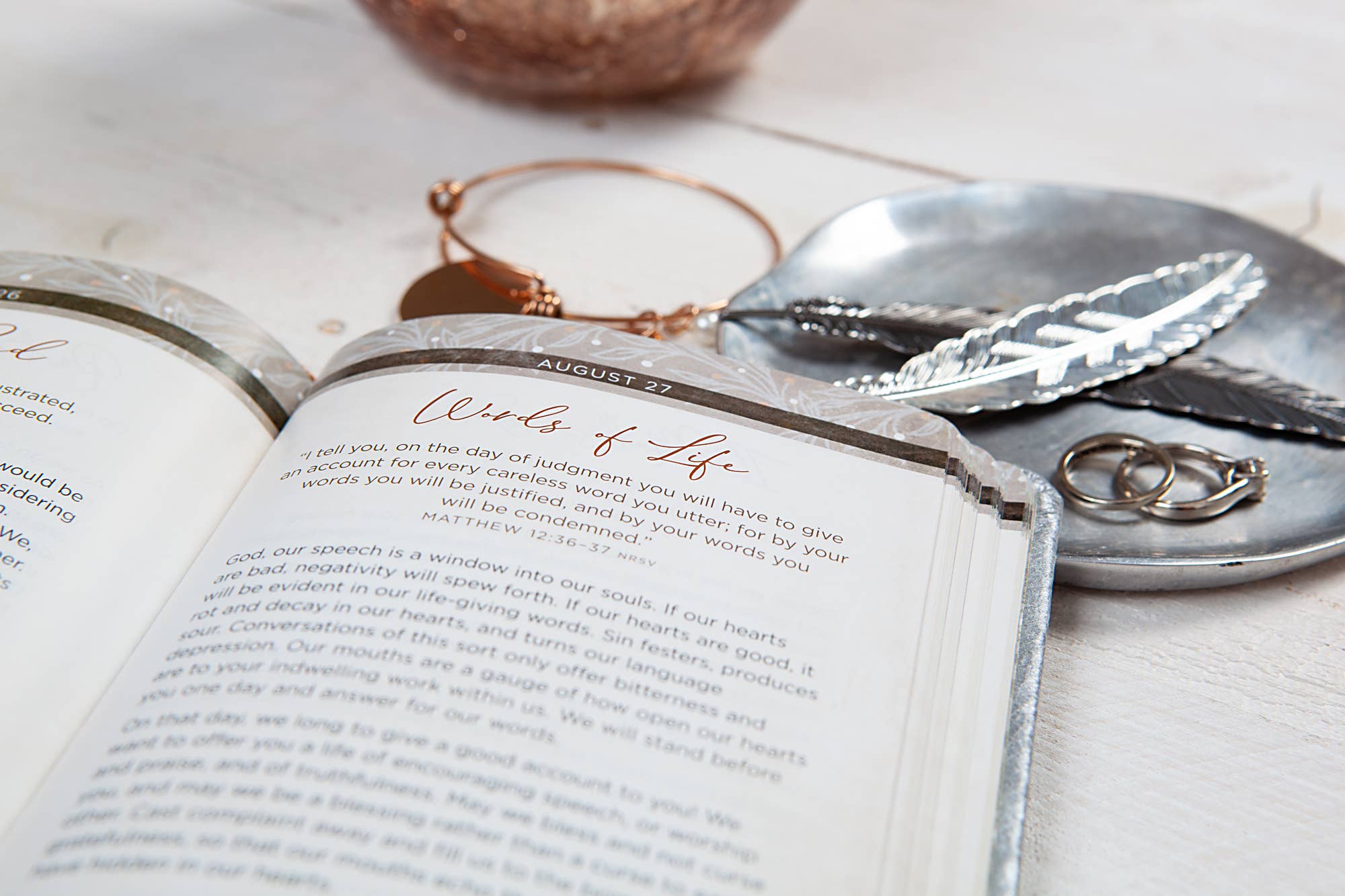 365 Days of Prayer for Couples (Valentine's Day Gifts)