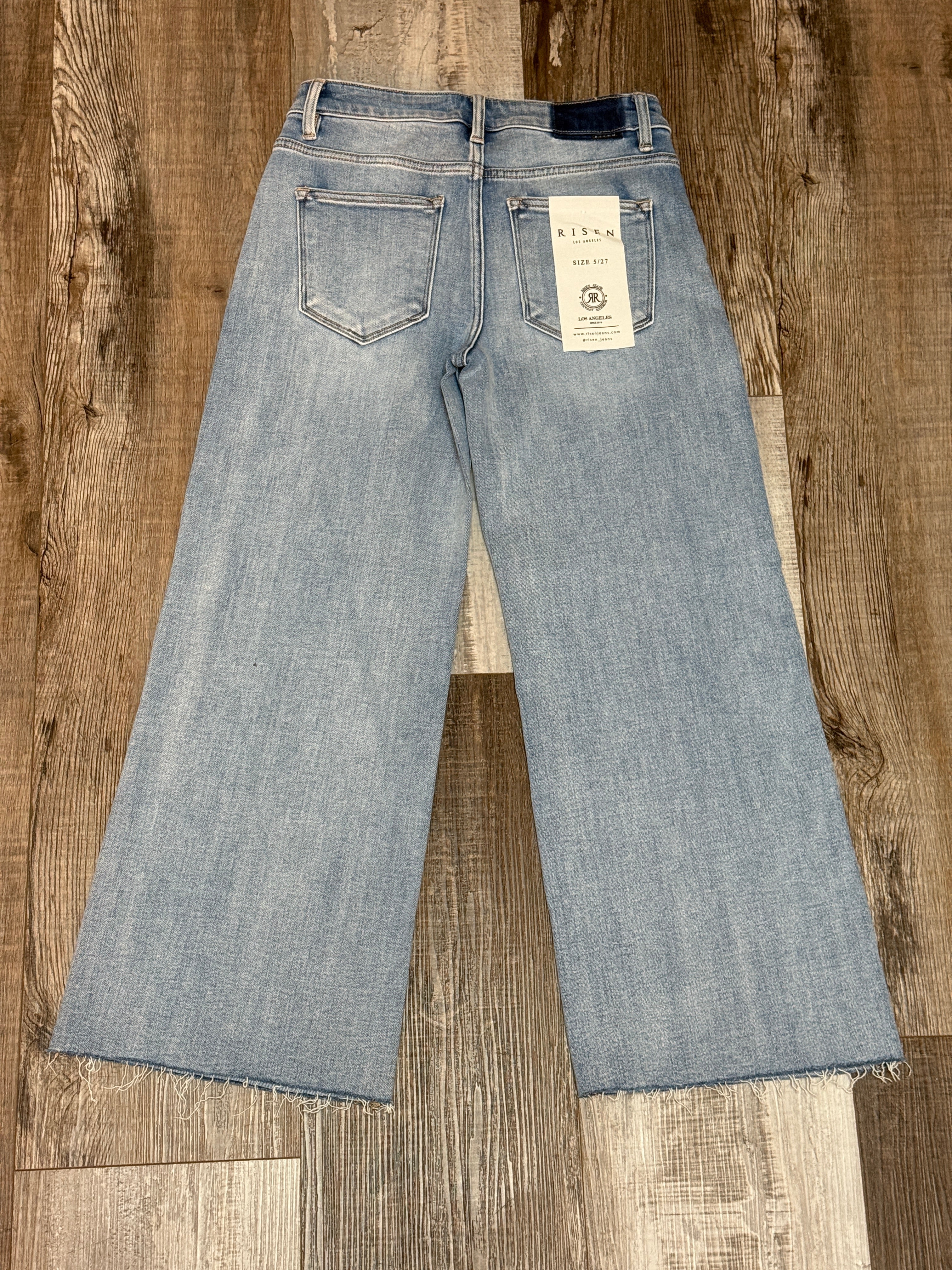 Risen Mid Rise Crop Wide Raw Cut Hem Jeans Light Wash