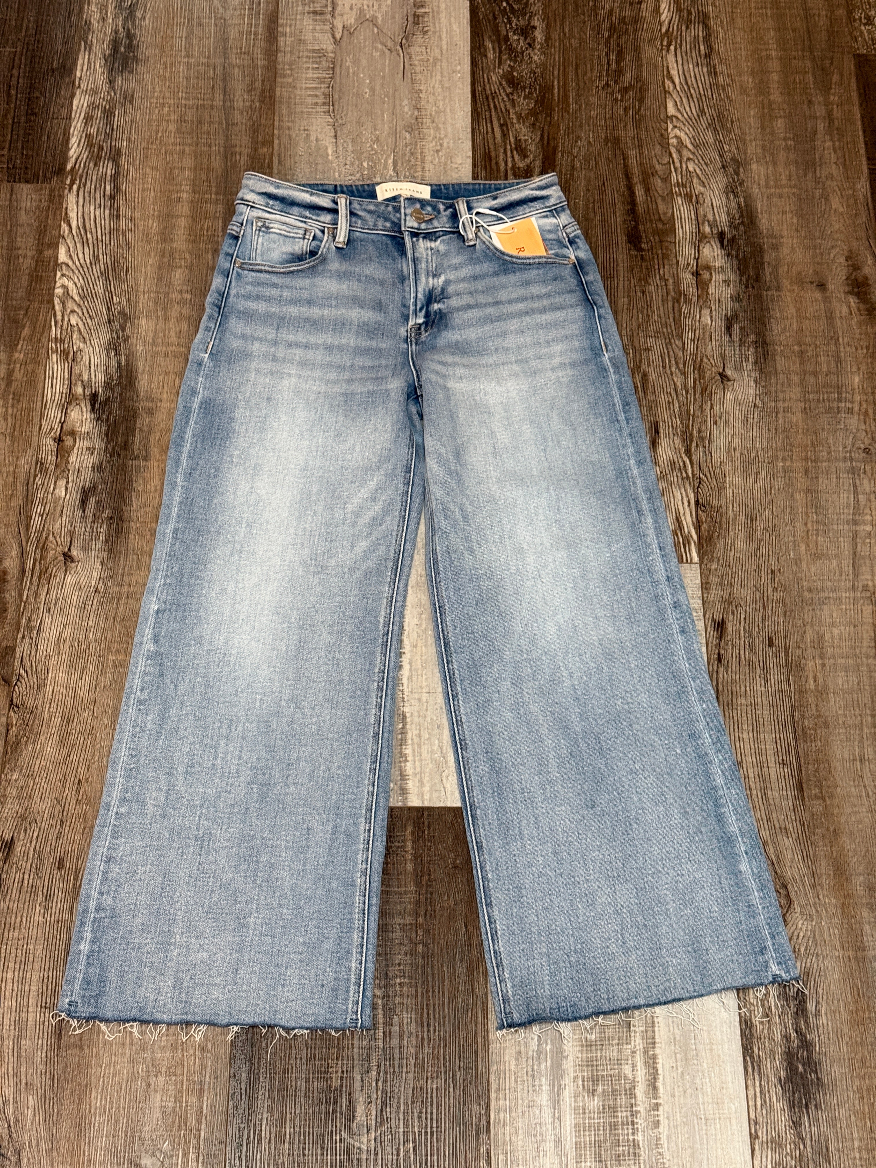 Risen Mid Rise Crop Wide Raw Cut Hem Jeans Light Wash