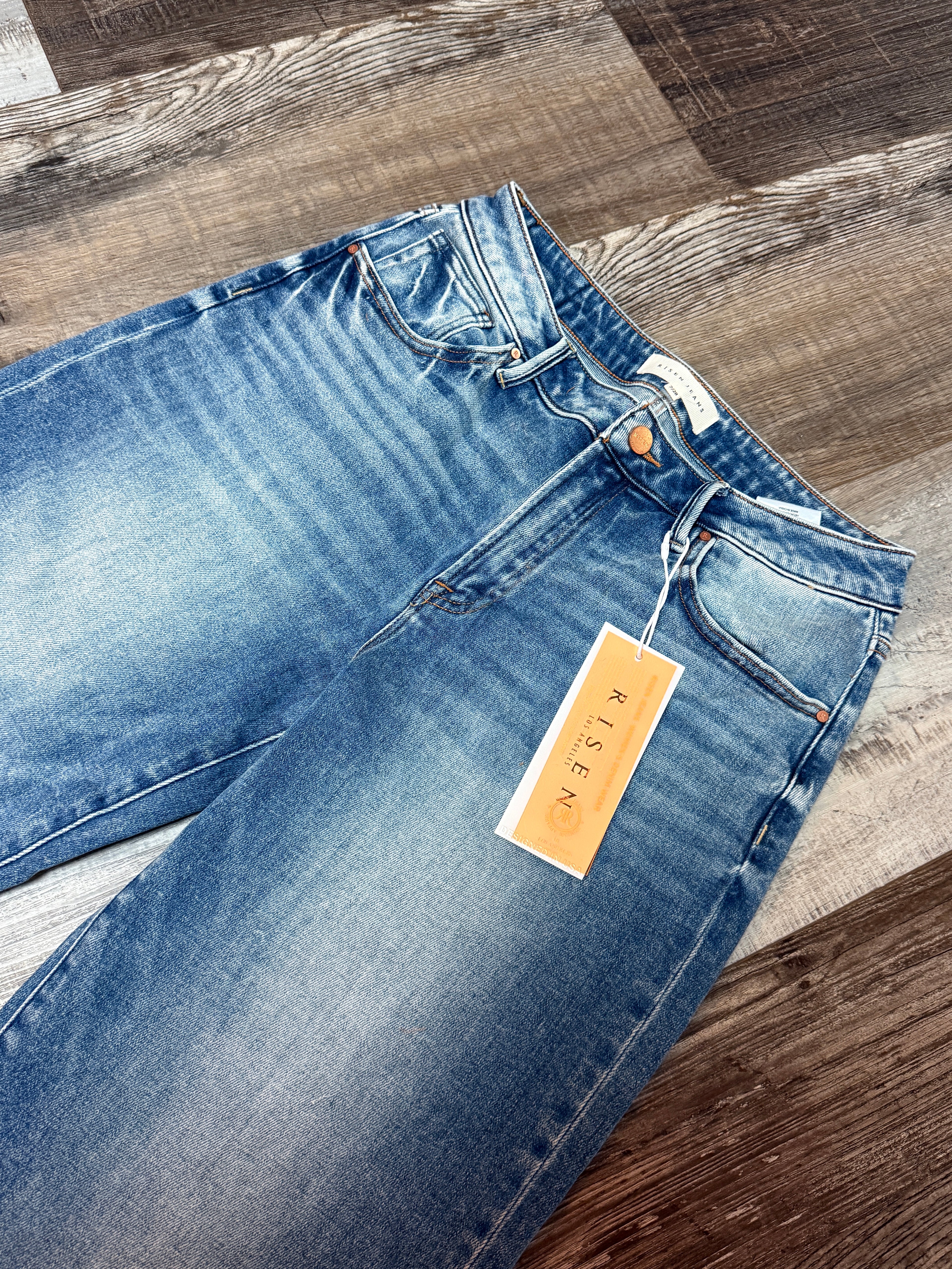 Medium Wash Risen Jeans