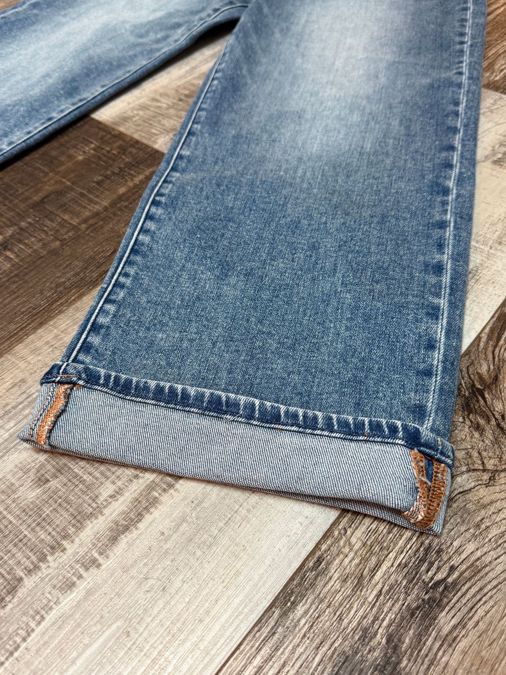 Medium Wash Risen Jeans