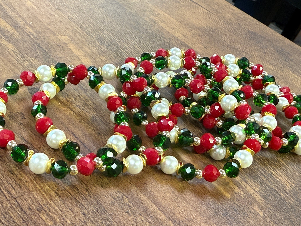 Classic Gold Accented Christmas Beaded Bracelet