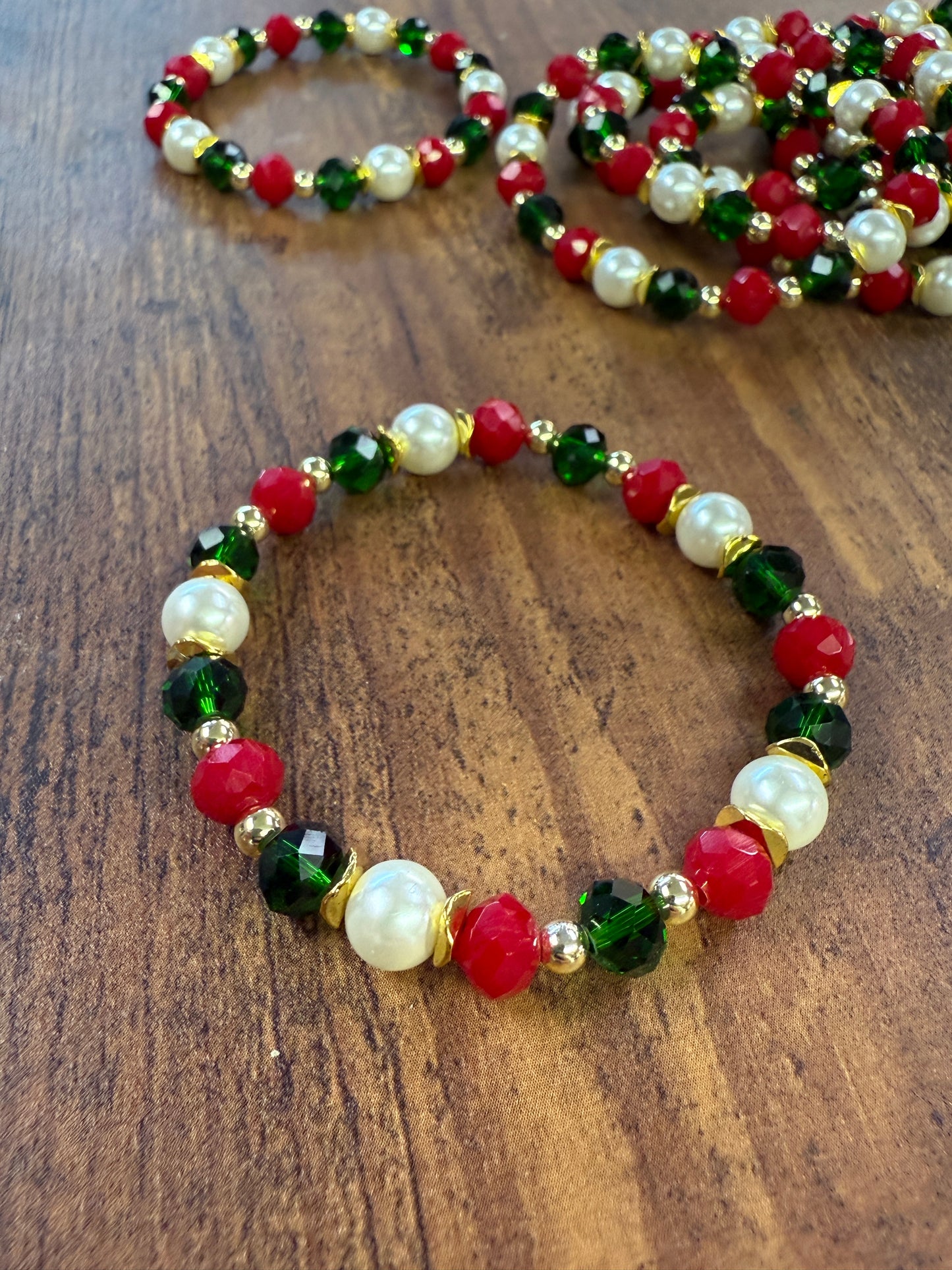Classic Gold Accented Christmas Beaded Bracelet