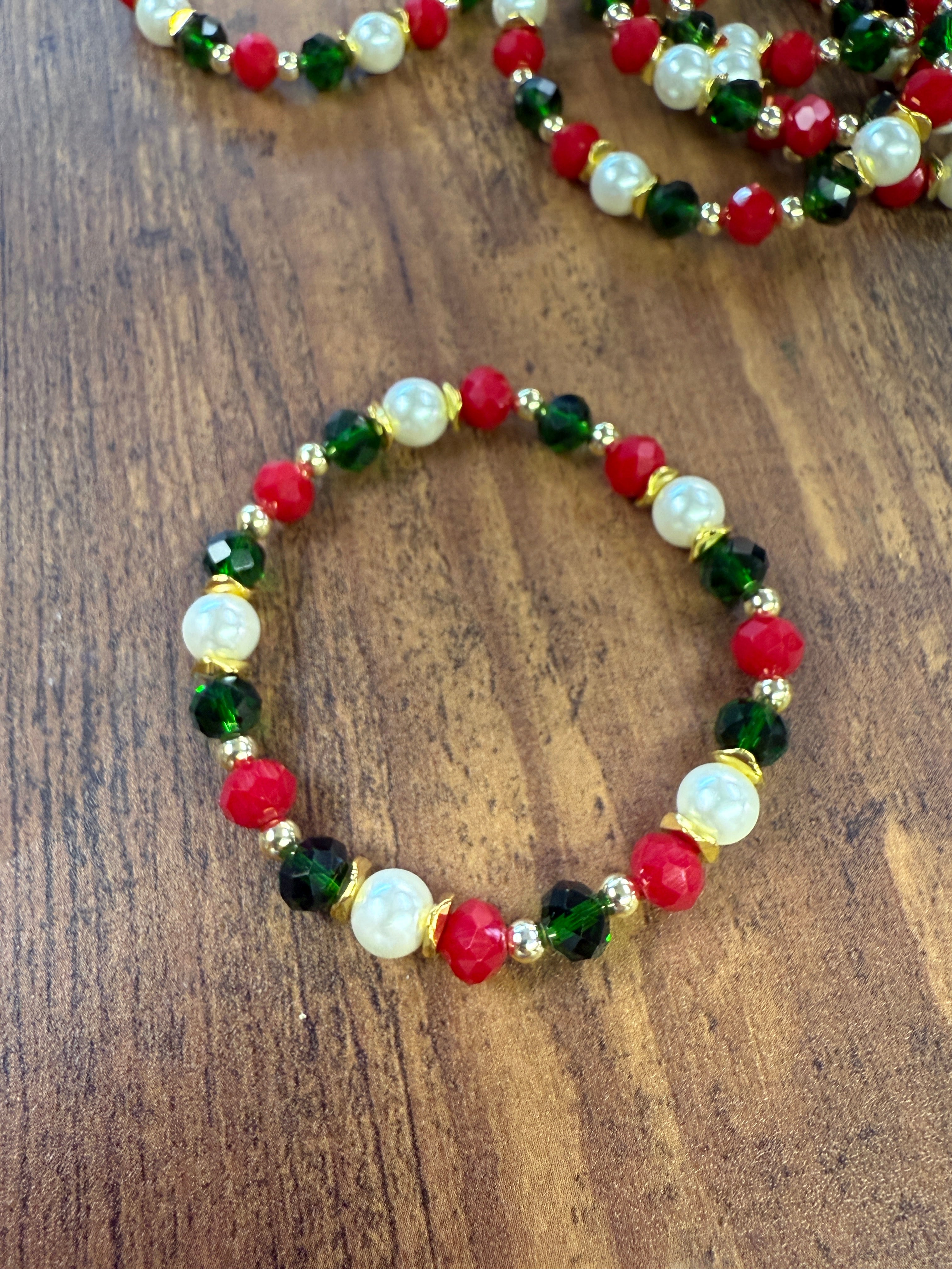Classic Gold Accented Christmas Beaded Bracelet