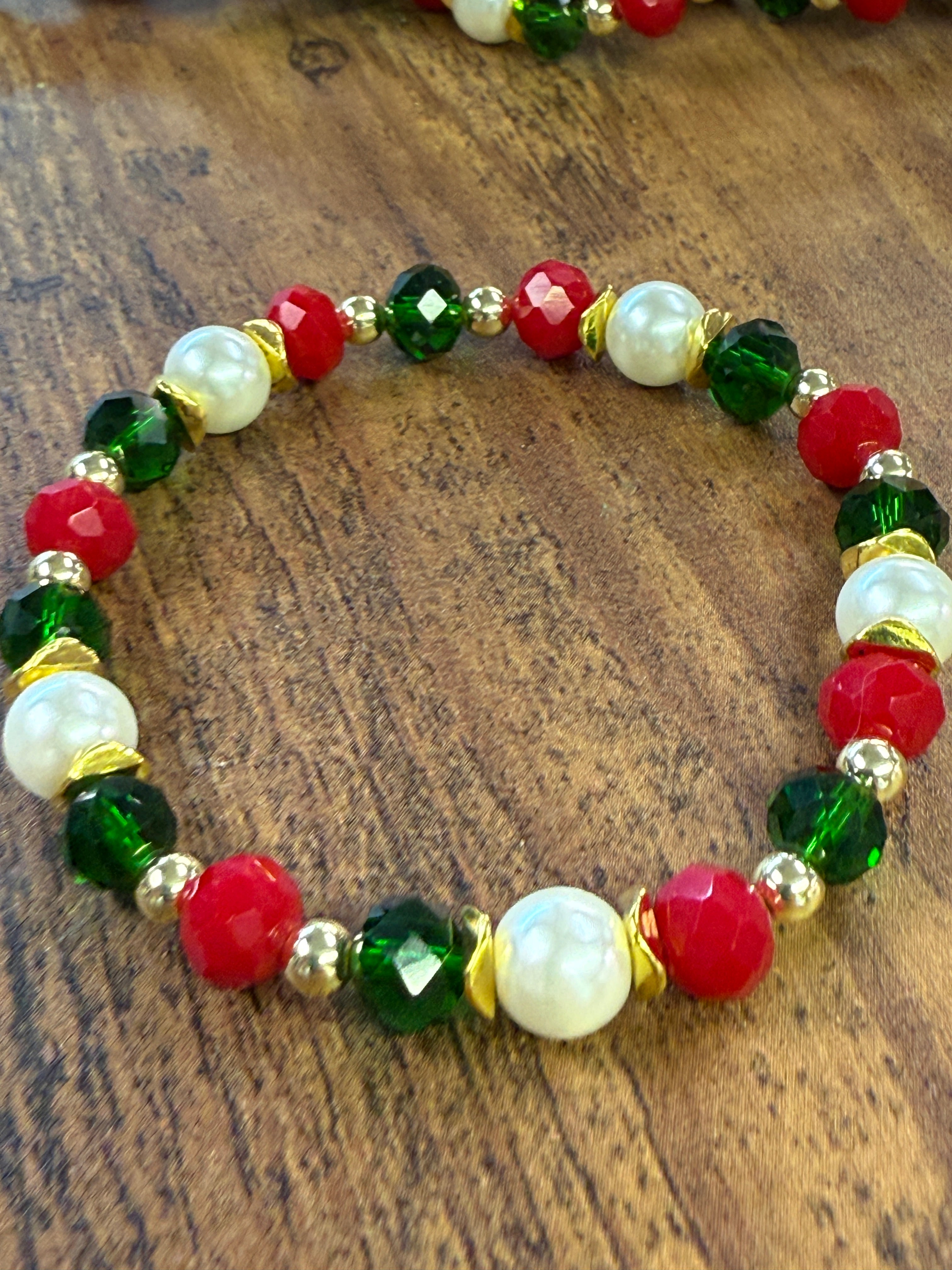 Classic Gold Accented Christmas Beaded Bracelet