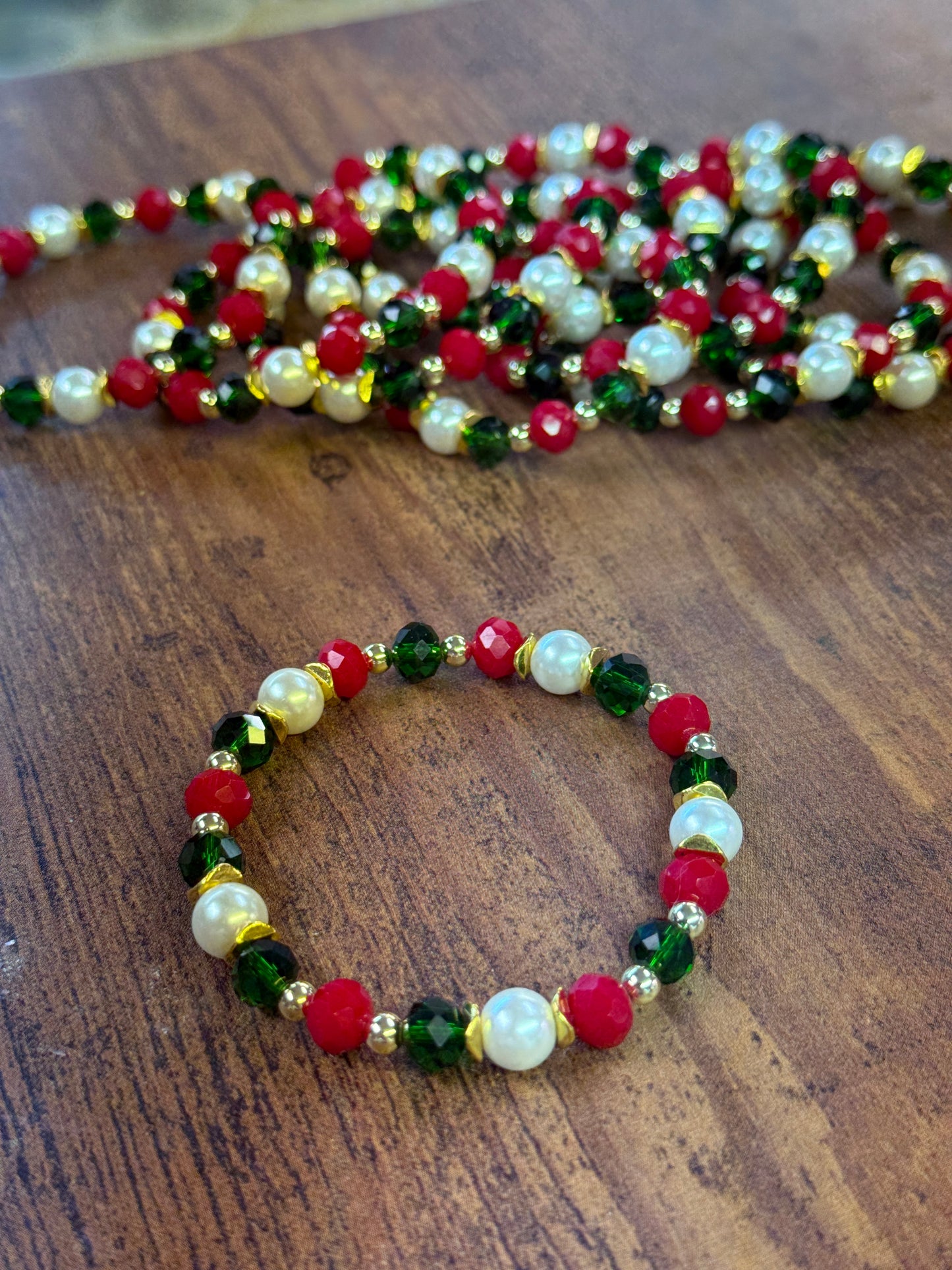 Classic Gold Accented Christmas Beaded Bracelet