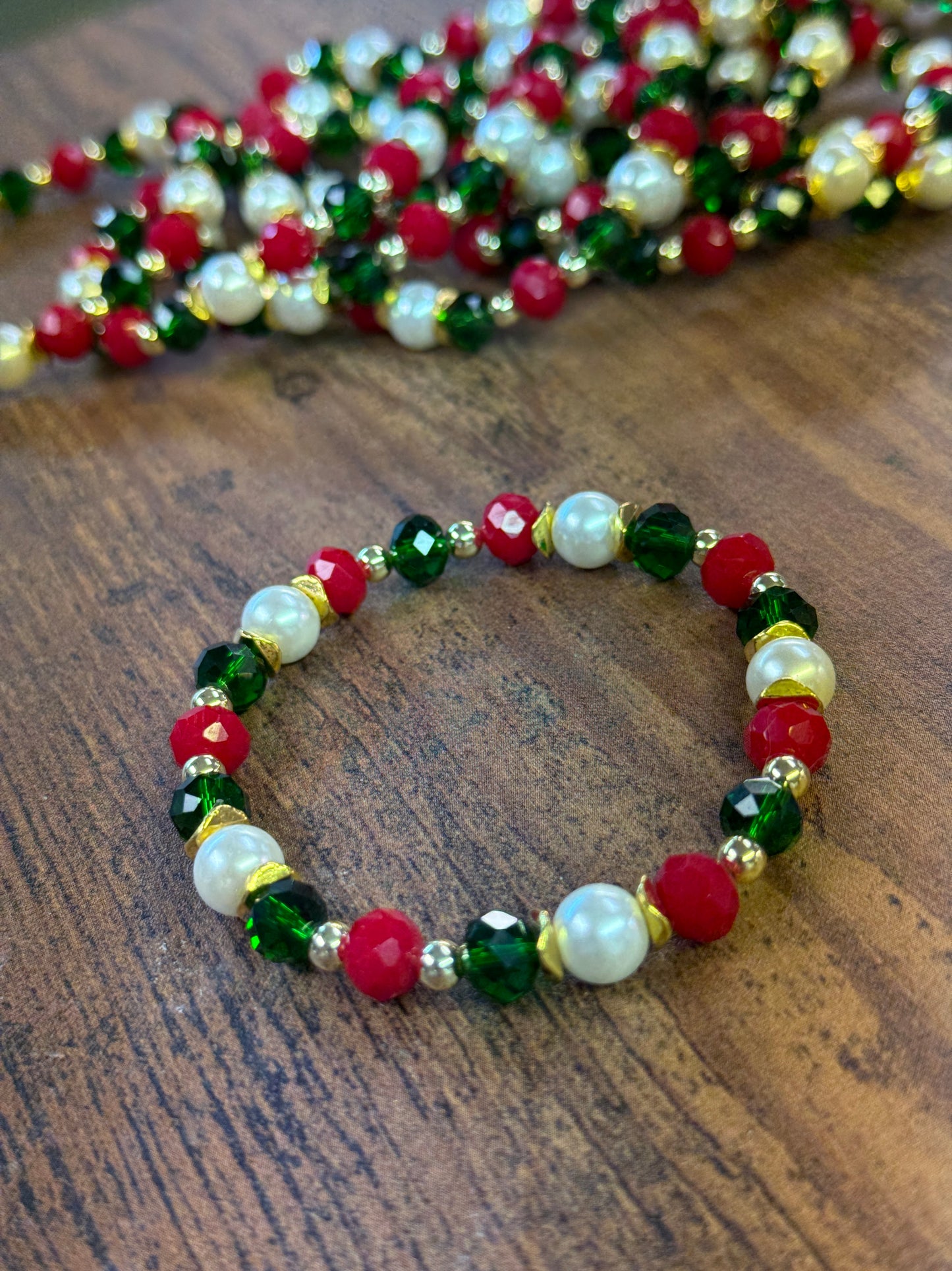 Classic Gold Accented Christmas Beaded Bracelet
