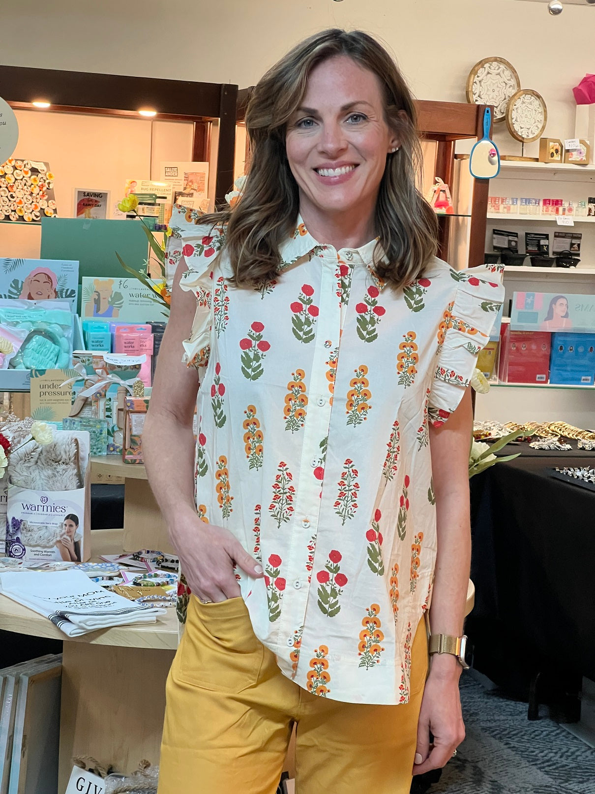 Flower Detailed Button Up Top with Ruffle Sleeves by GiGio