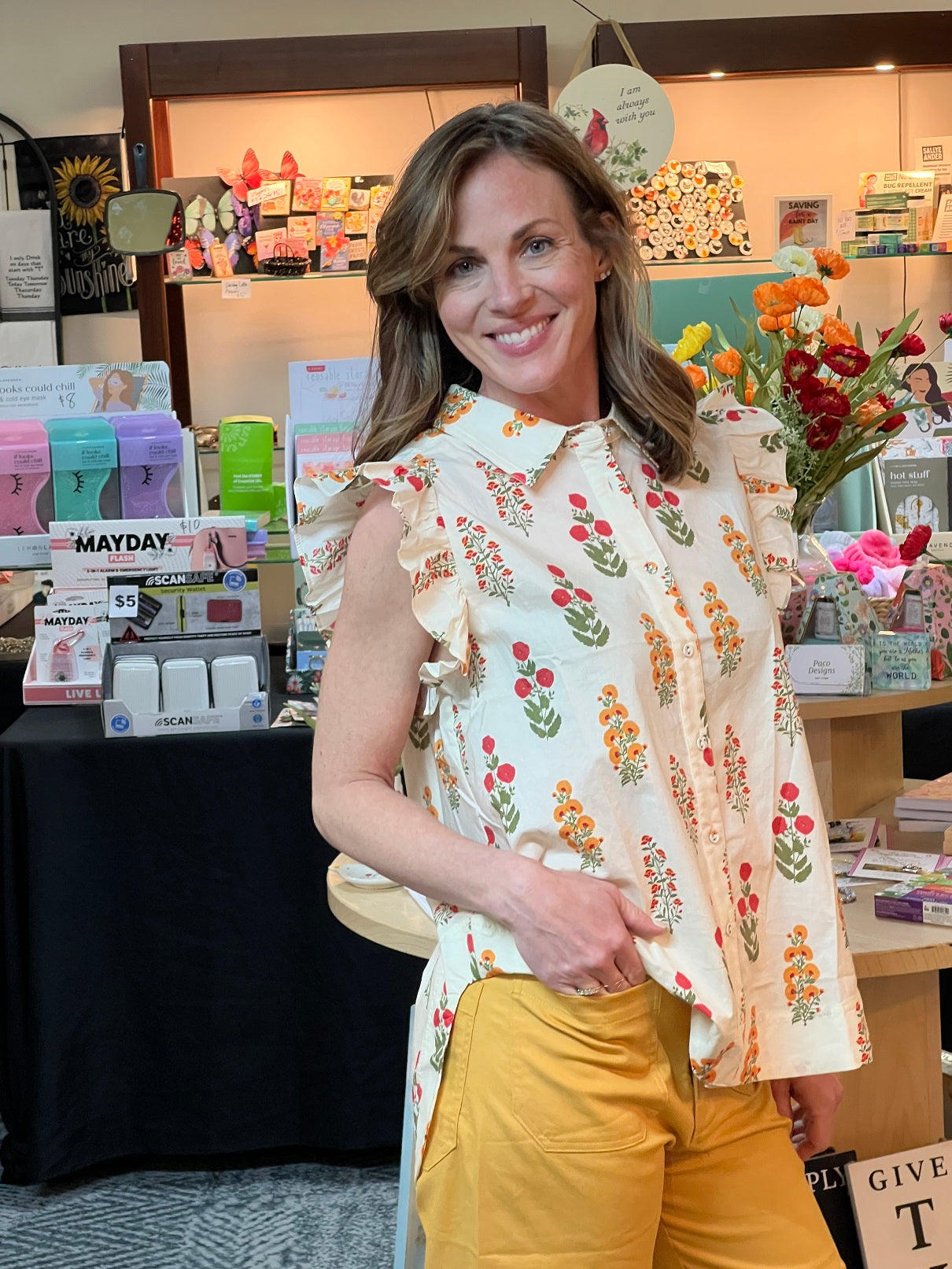 Flower Detailed Button Up Top with Ruffle Sleeves by GiGio
