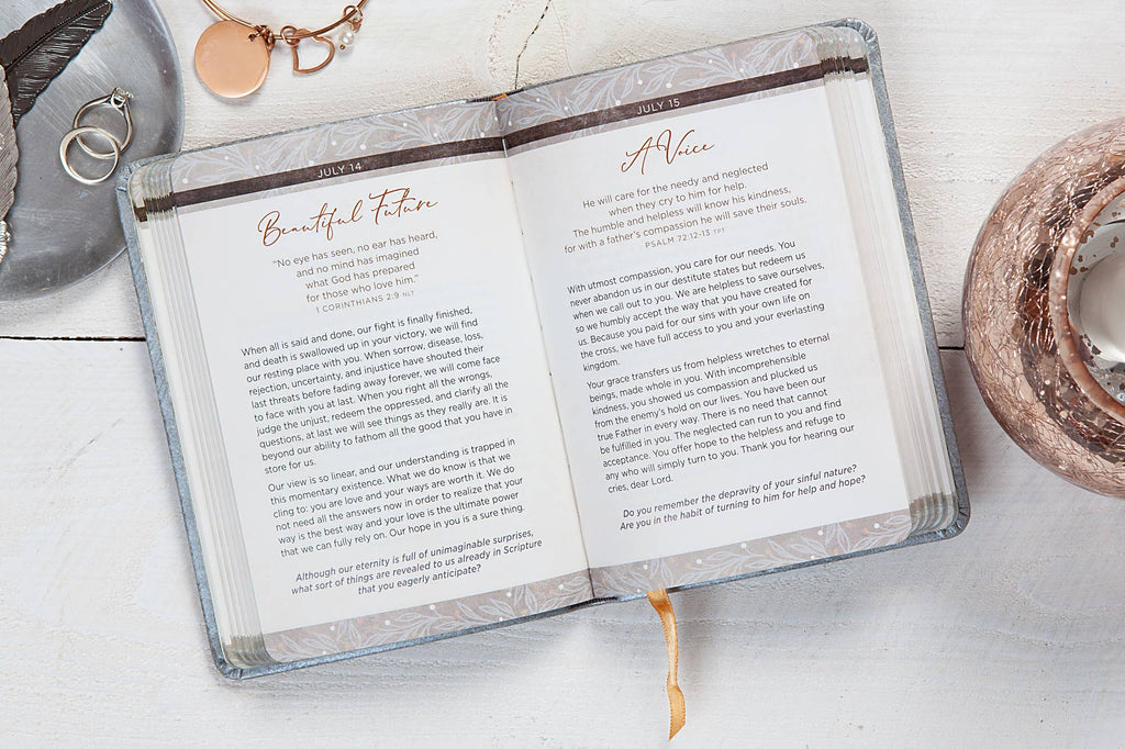 365 Days of Prayer for Couples (Valentine's Day Gifts)