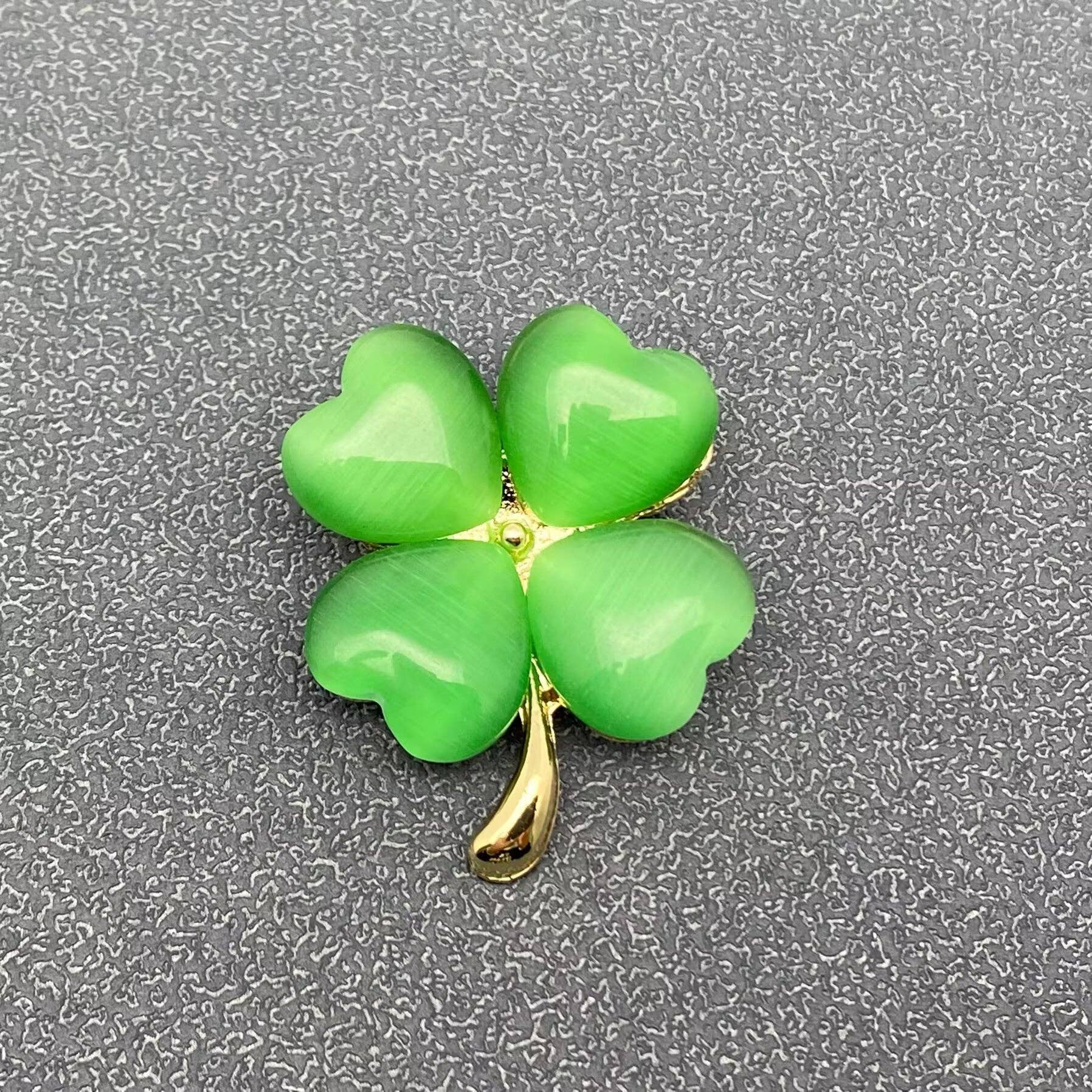Cat's Eye Stone Design Four-leaf Clover Brooch