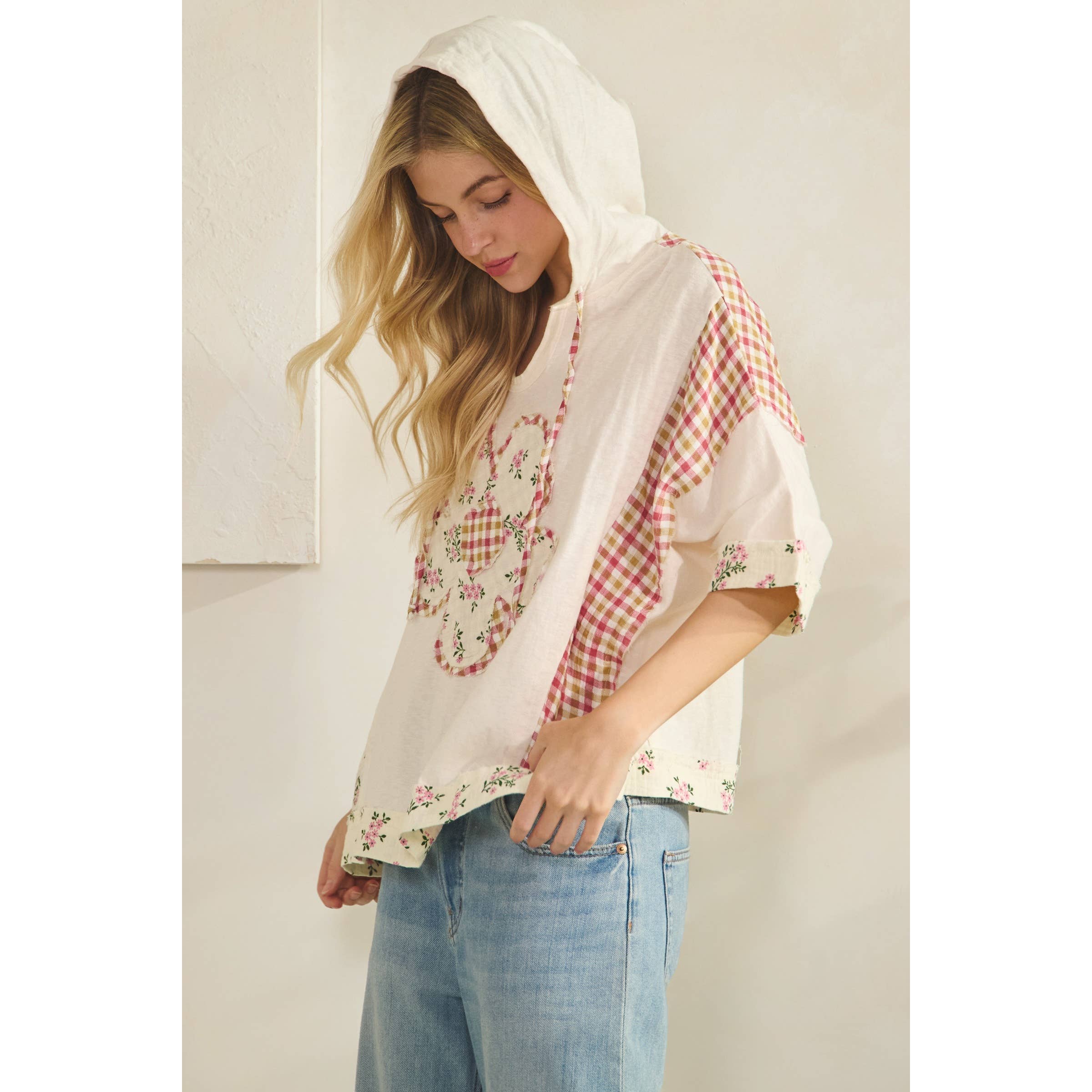 COTTON GAUZE HOODIE WITH DAISY FLORAL PATCH