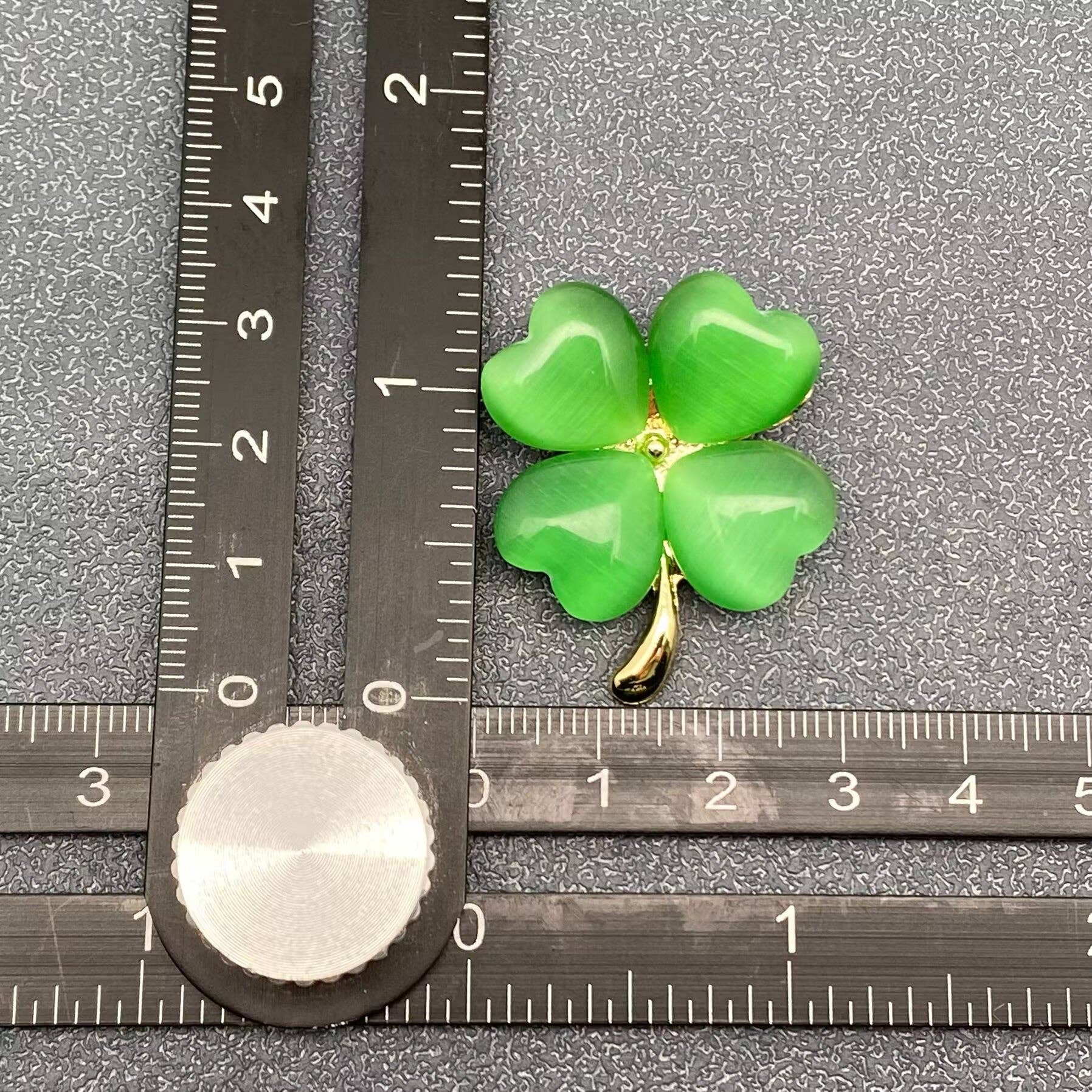 Cat's Eye Stone Design Four-leaf Clover Brooch