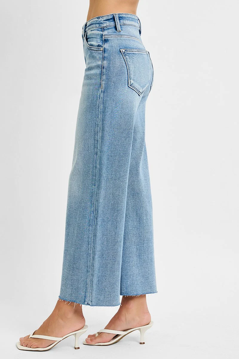 Risen Mid Rise Crop Wide Raw Cut Hem Jeans Light Wash